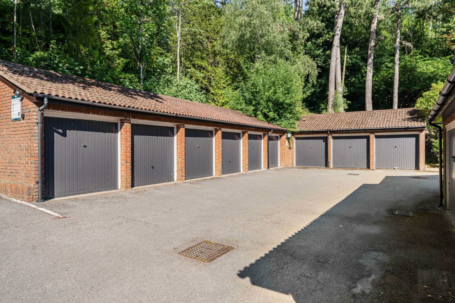 3 bedroom Flat for Sale Succombs Place, Warlingham