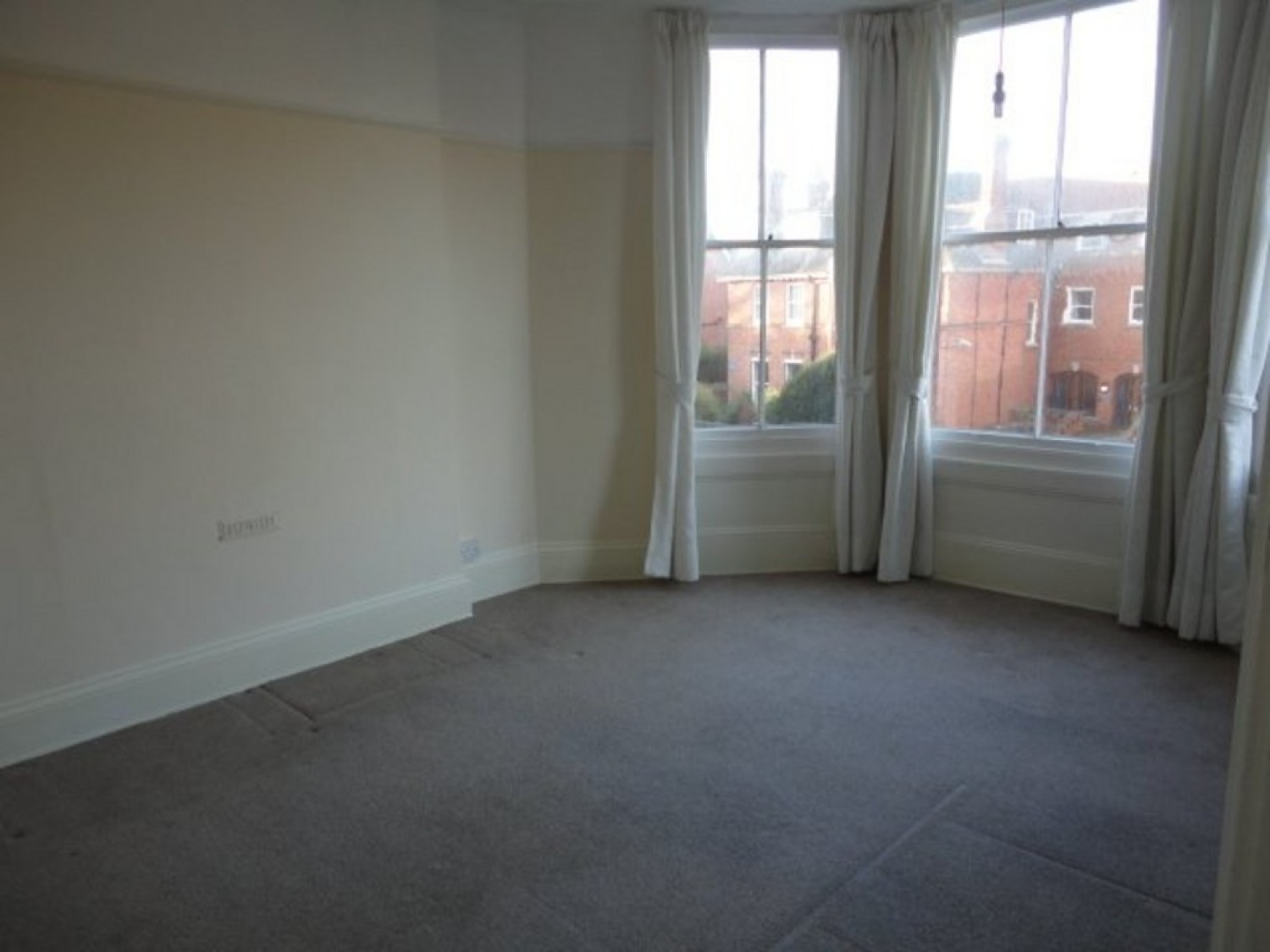 3 bedroom Flat for Sale Blackwater Road, Eastbourne
