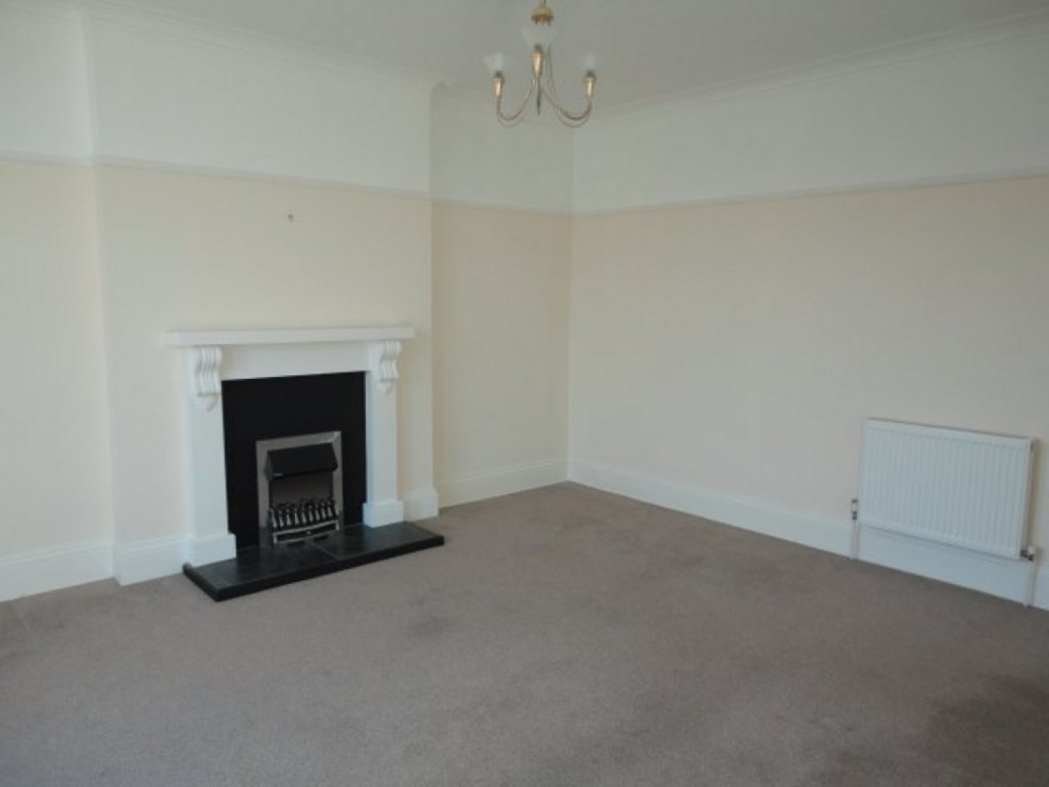 3 bedroom Flat for Sale Blackwater Road, Eastbourne