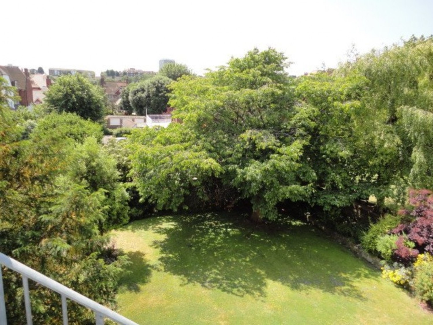 3 bedroom Flat for Sale Blackwater Road, Eastbourne