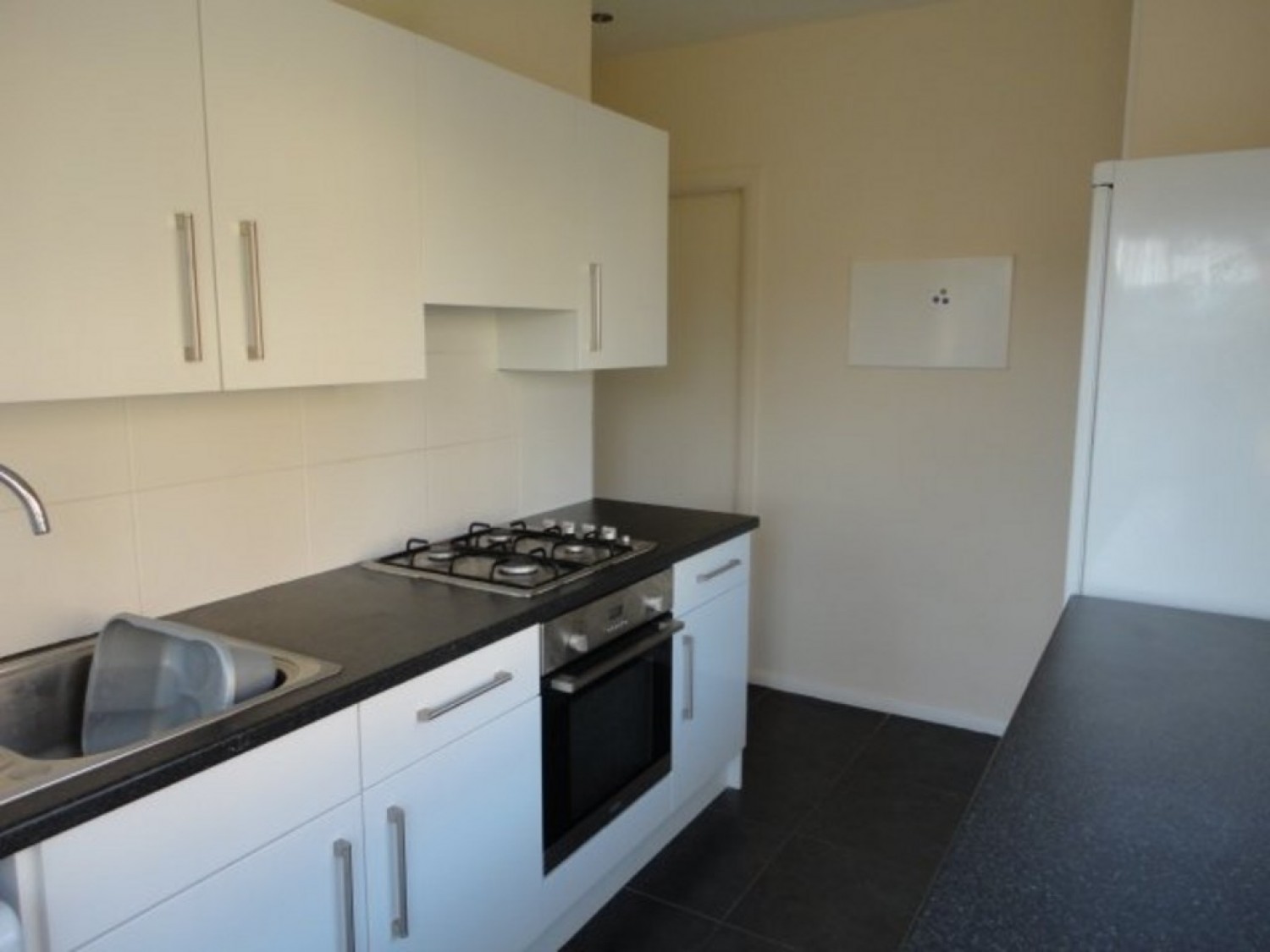 3 bedroom Flat for Sale Blackwater Road, Eastbourne
