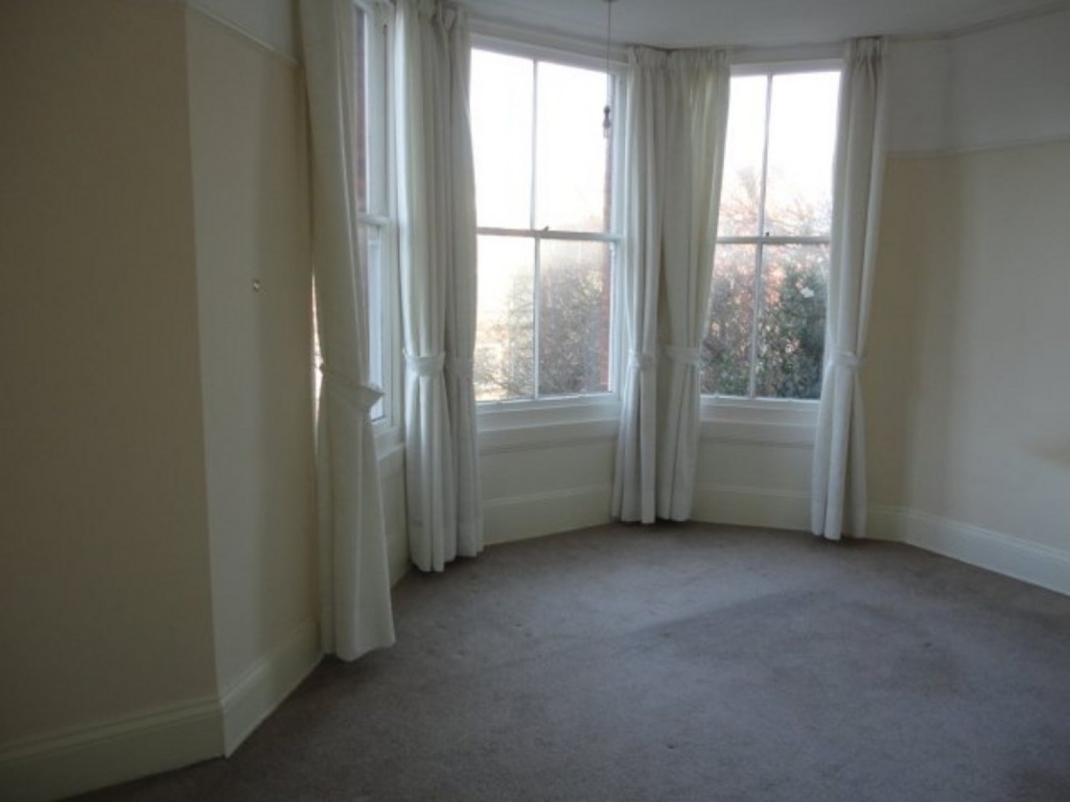 3 bedroom Flat for Sale Blackwater Road, Eastbourne