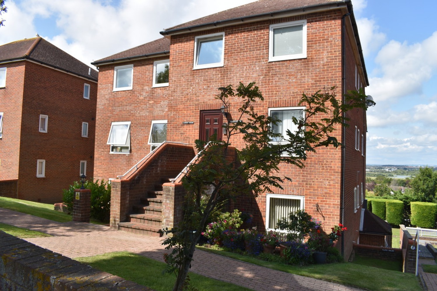 2 bedroom Flat for Sale 30 Carew Road