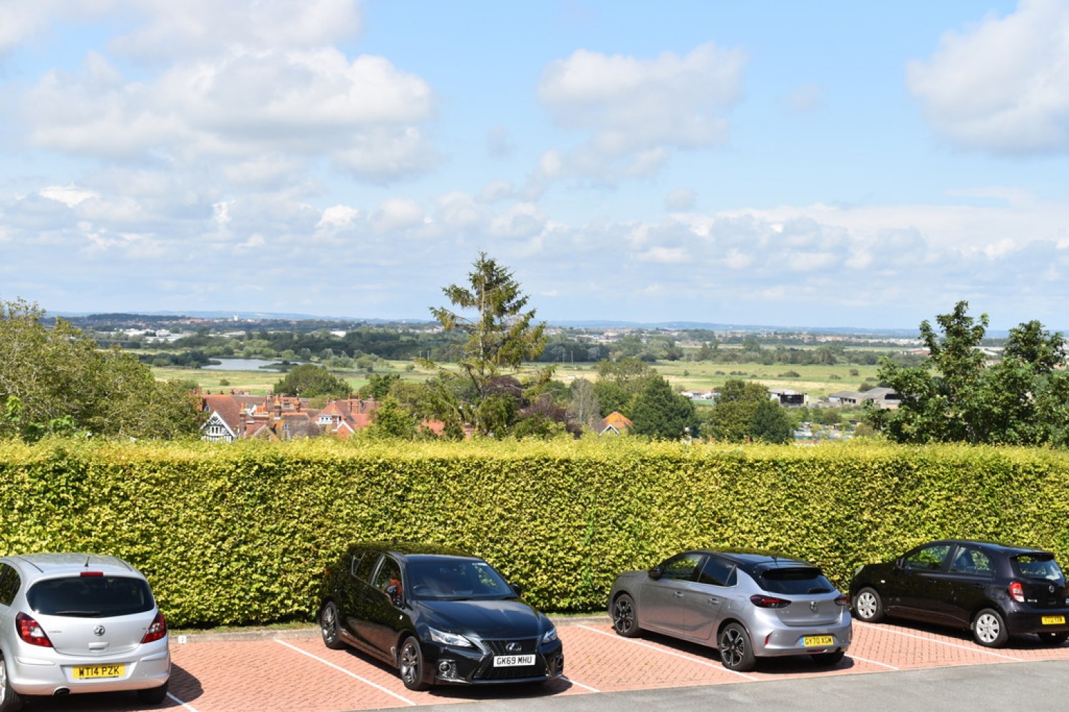 2 bedroom Flat for Sale 30 Carew Road