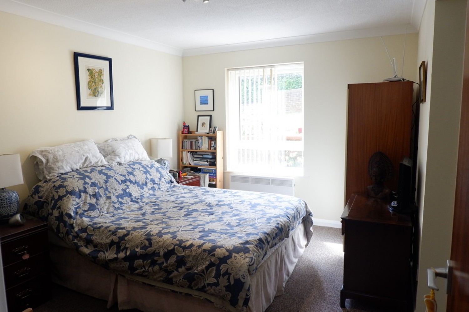 2 bedroom Flat for Sale 30 Carew Road