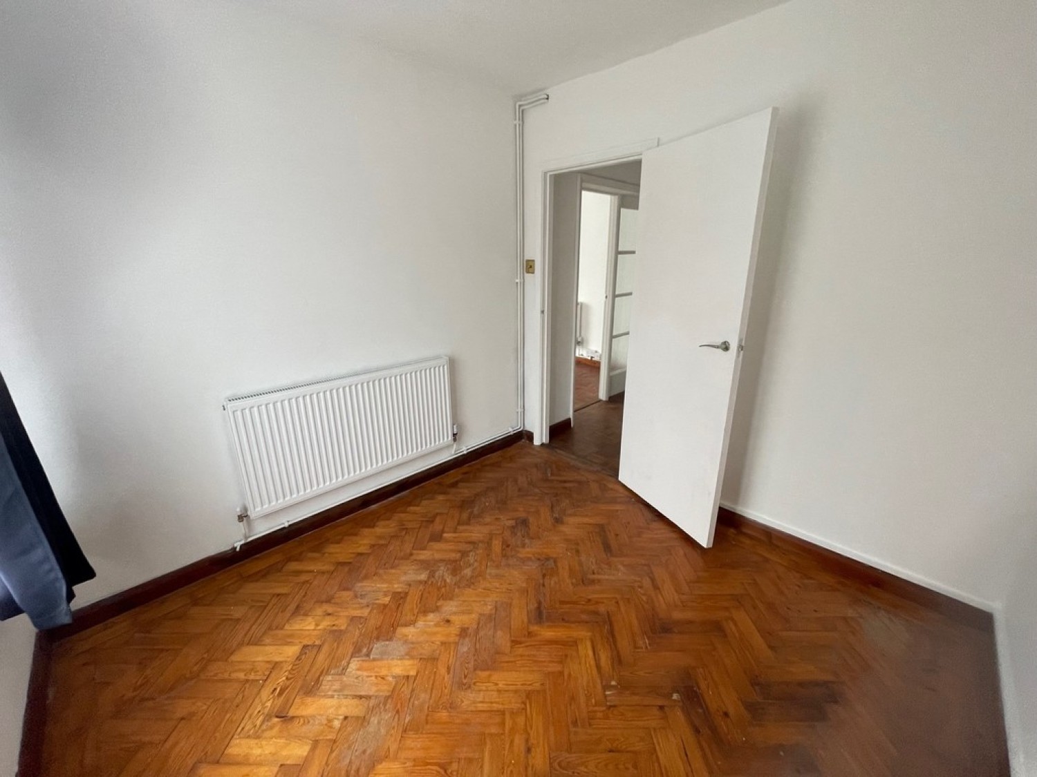 2 bedroom Flat for Sale Carew Road, Eastbourne