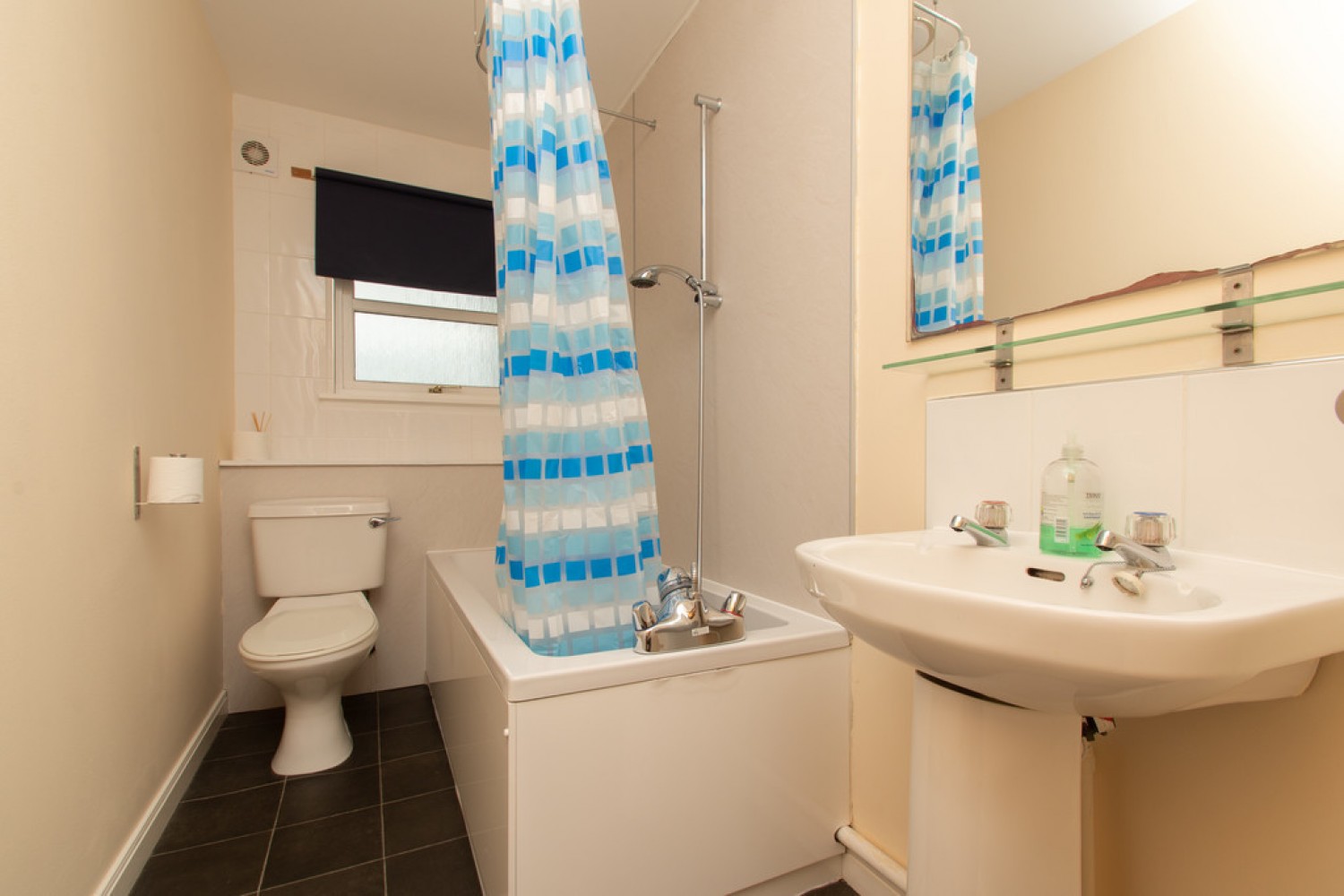 1 bedroom Flat in David Henderson Court, Dunfermline