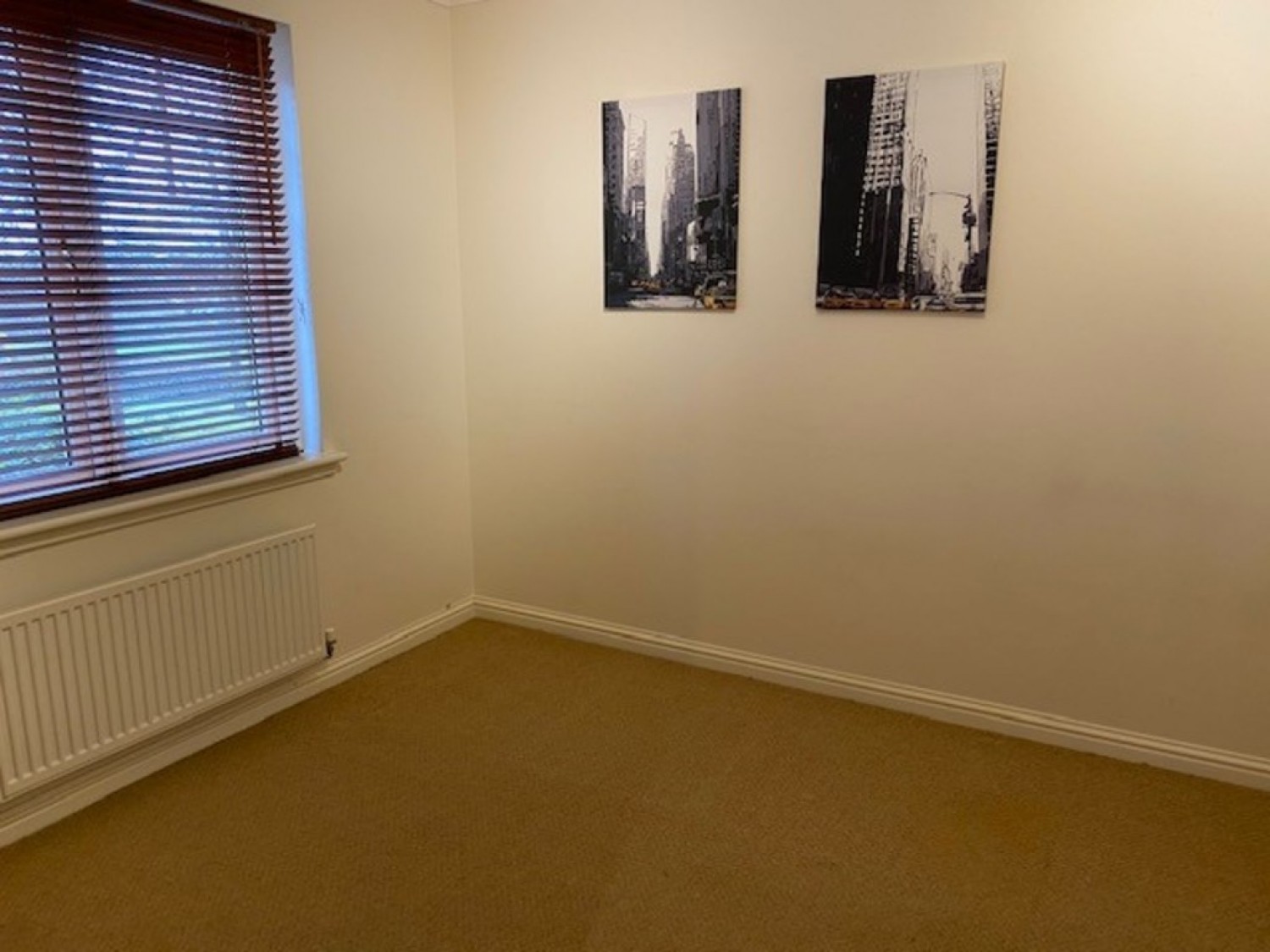 4 bedroom House in Foxglove Neuk, Dunfermline