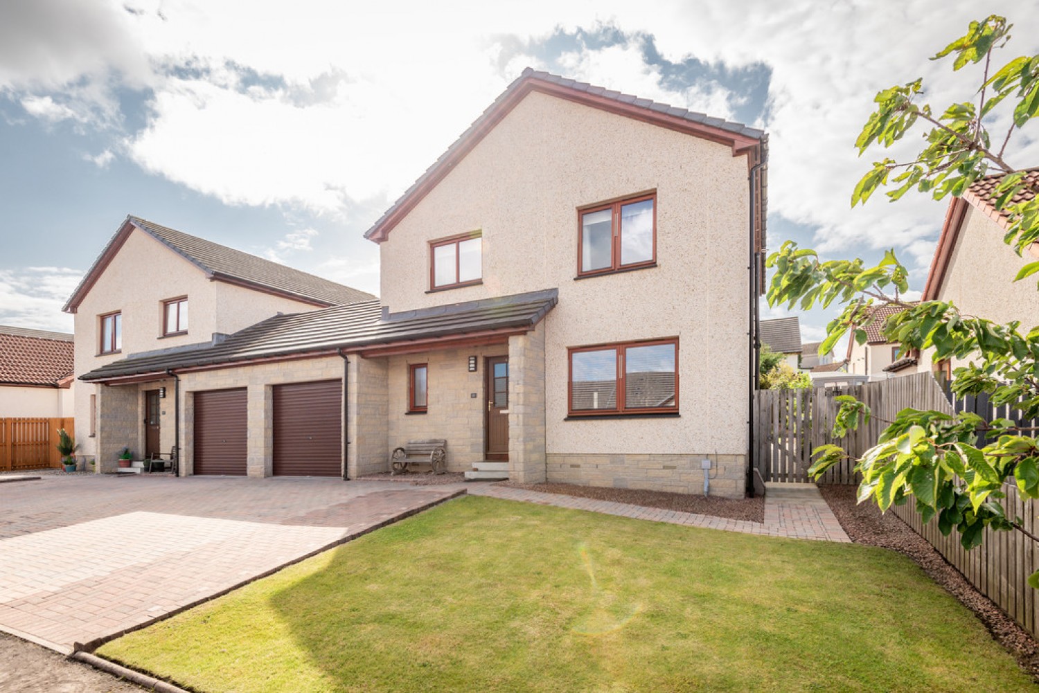 Carneil Gardens, Carnock