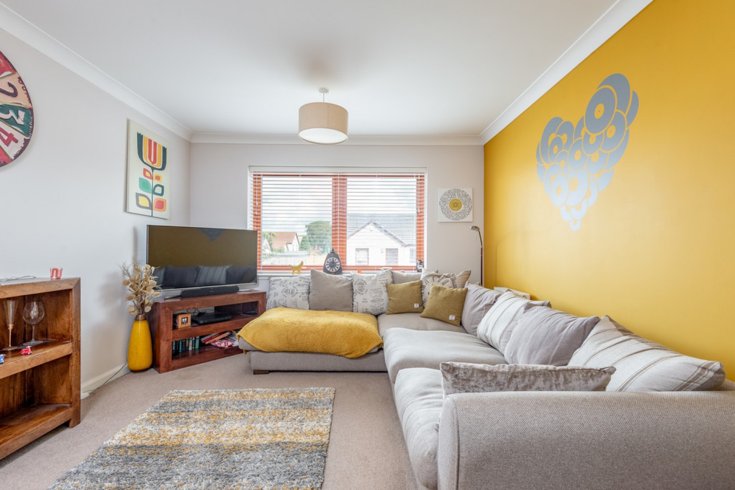 Carneil Gardens, Carnock