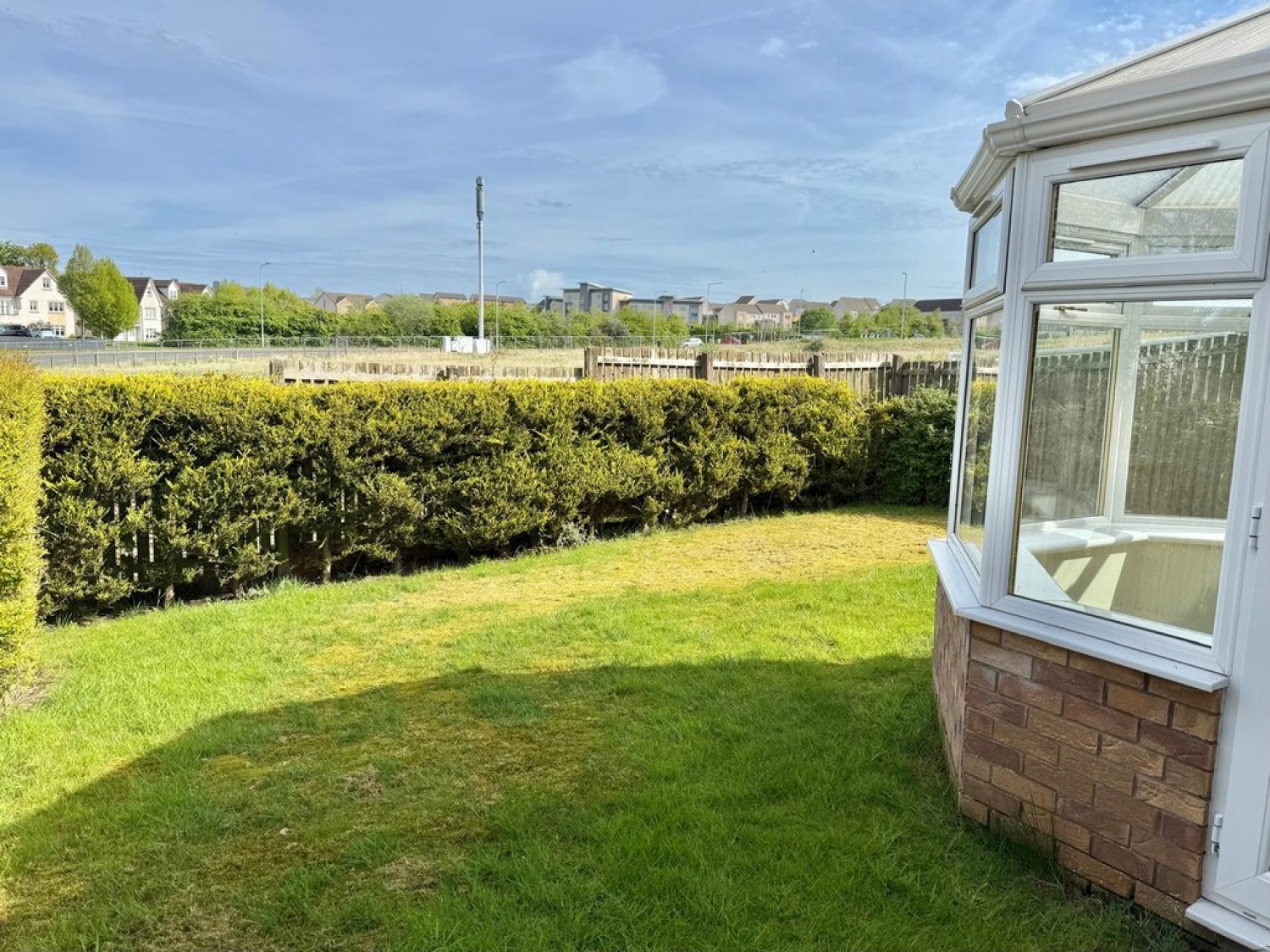 3 bedroom House in Fieldfare View, Dunfermline