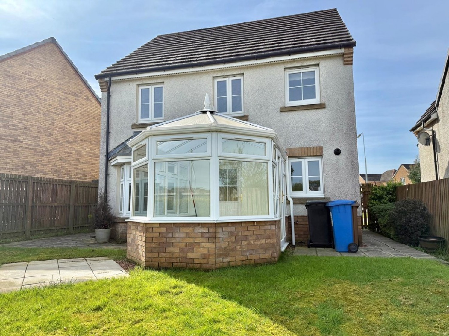 3 bedroom House in Fieldfare View, Dunfermline