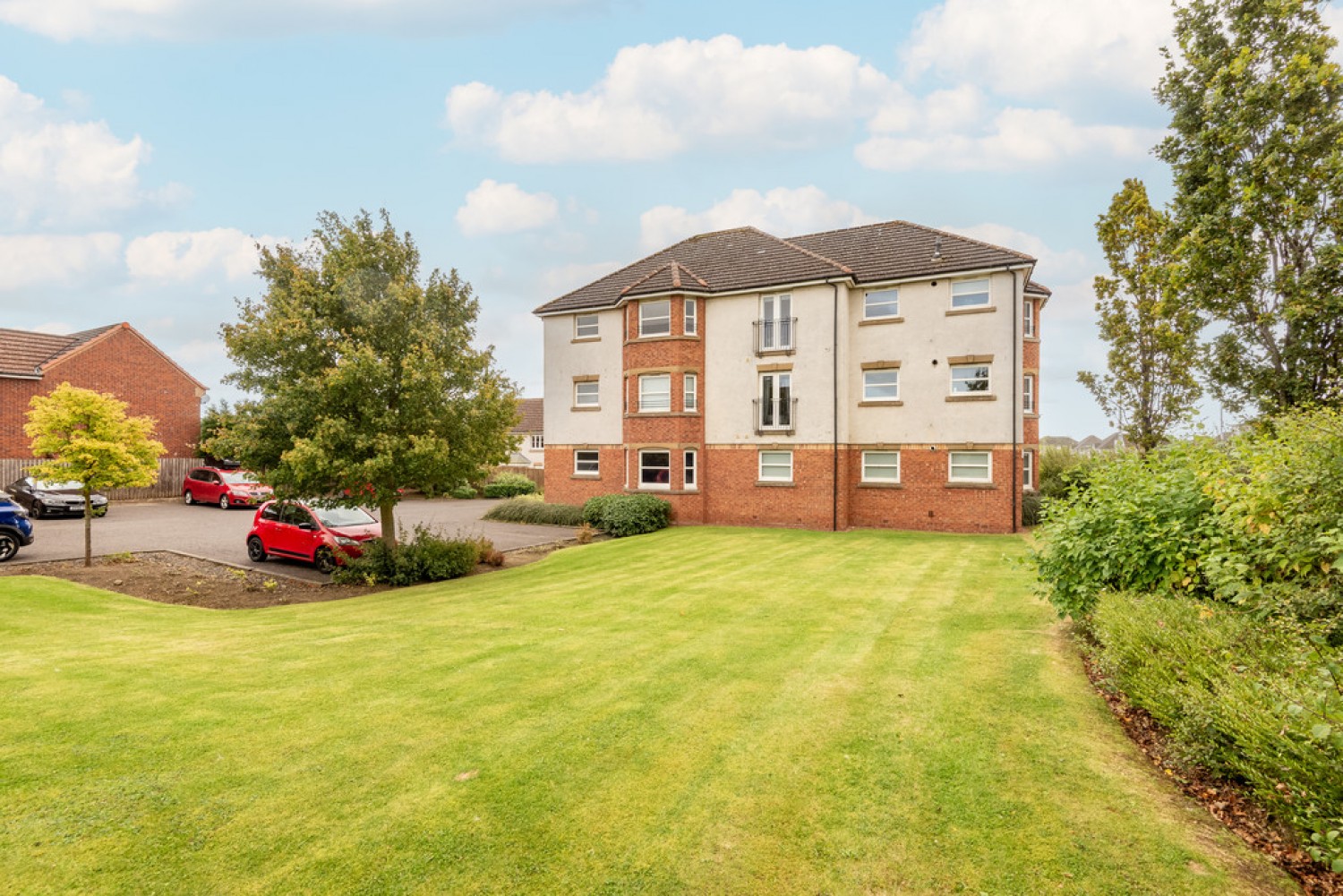 2 bedroom Flat for Sale Kingfisher Place, Dunfermline