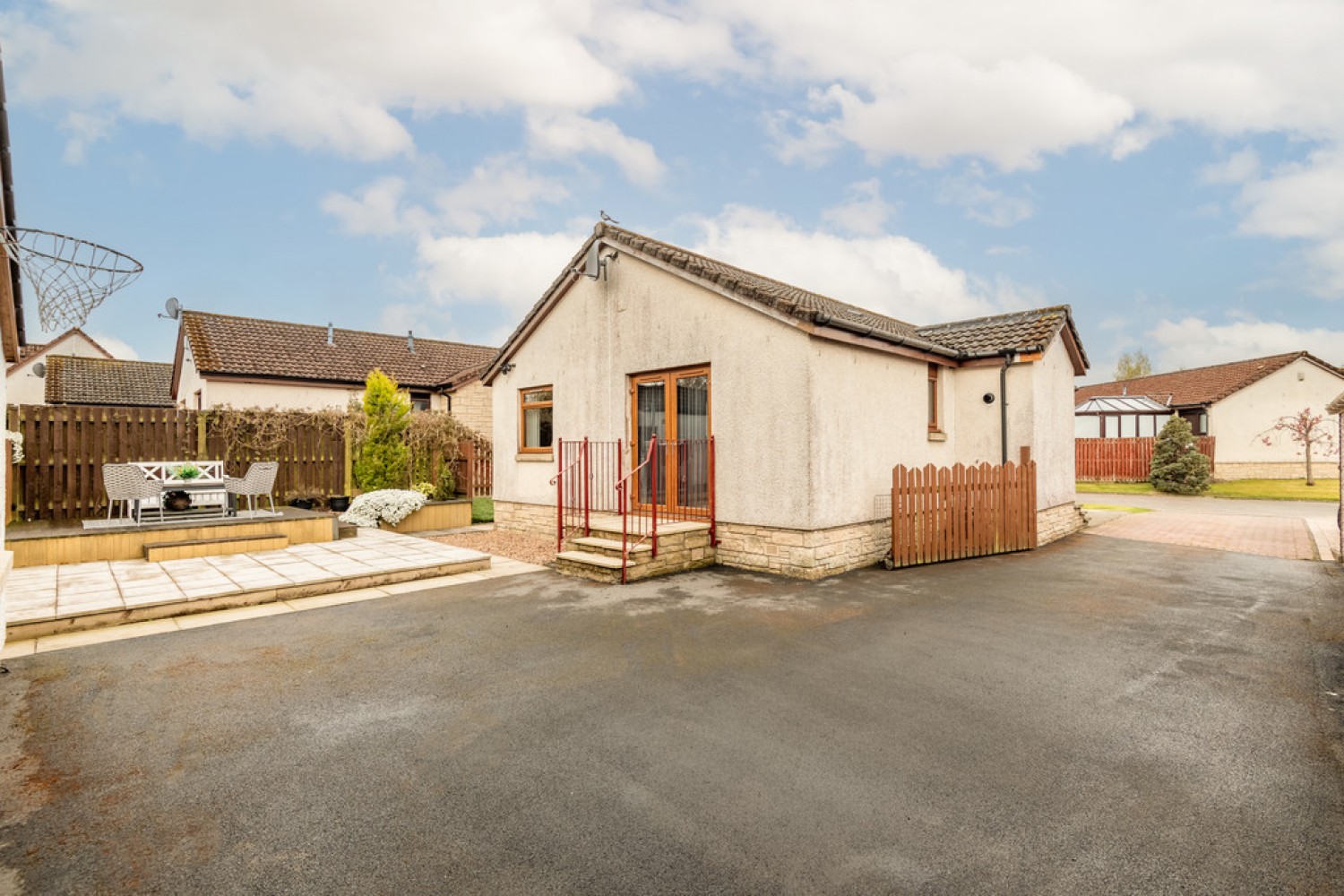 2 bedroom Bungalow for Sale The Willows, Kelty
