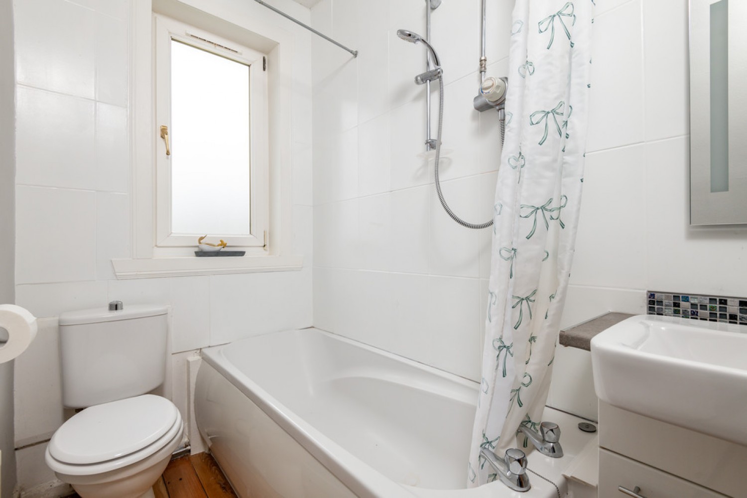 1 bedroom Flat for Letting East Avenue, Blairhall