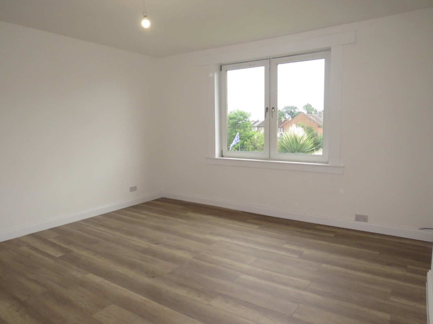 2 bedroom Flat for Letting Rintoul Avenue, Blairhall