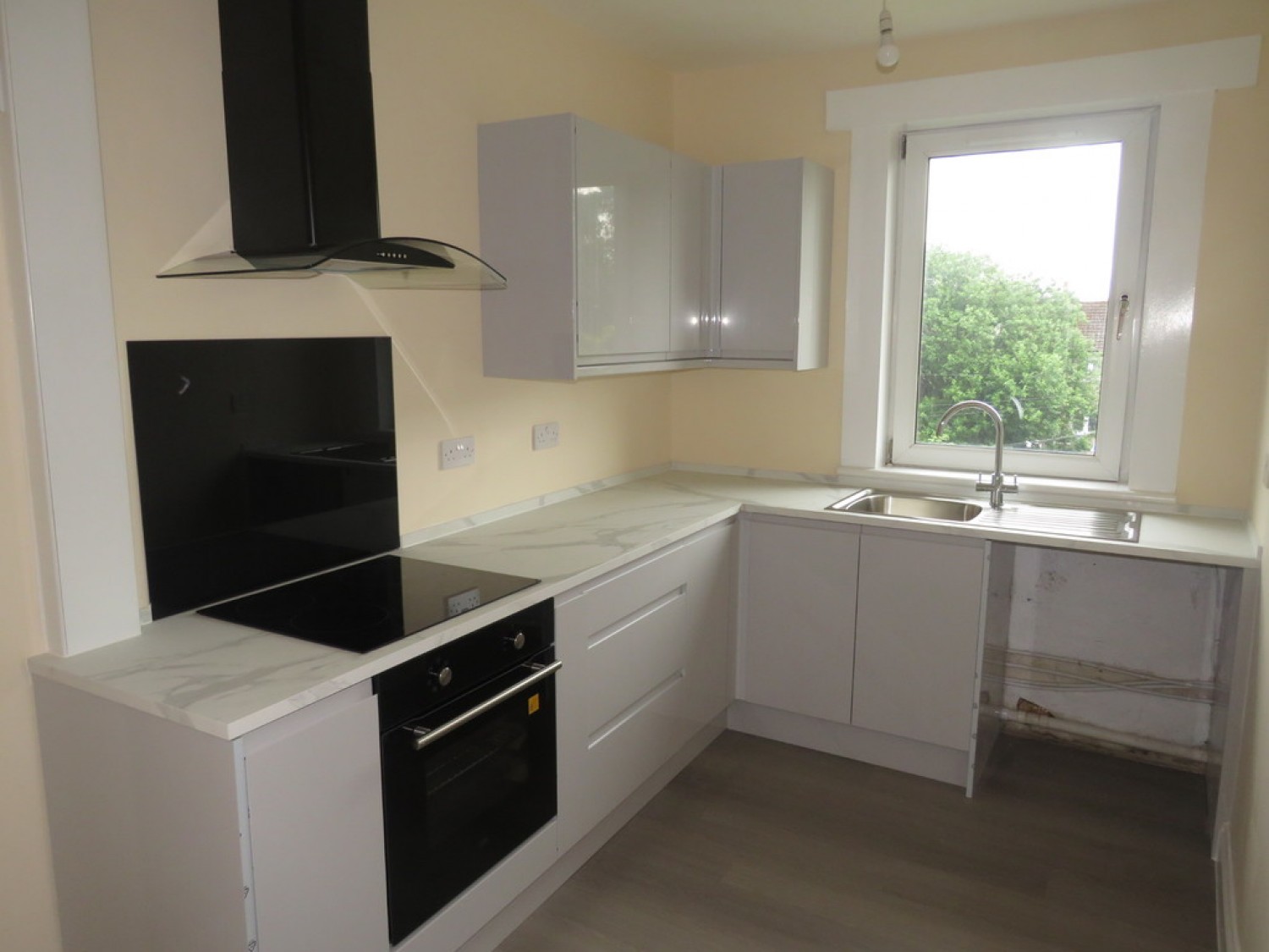 2 bedroom Flat for Letting Rintoul Avenue, Blairhall