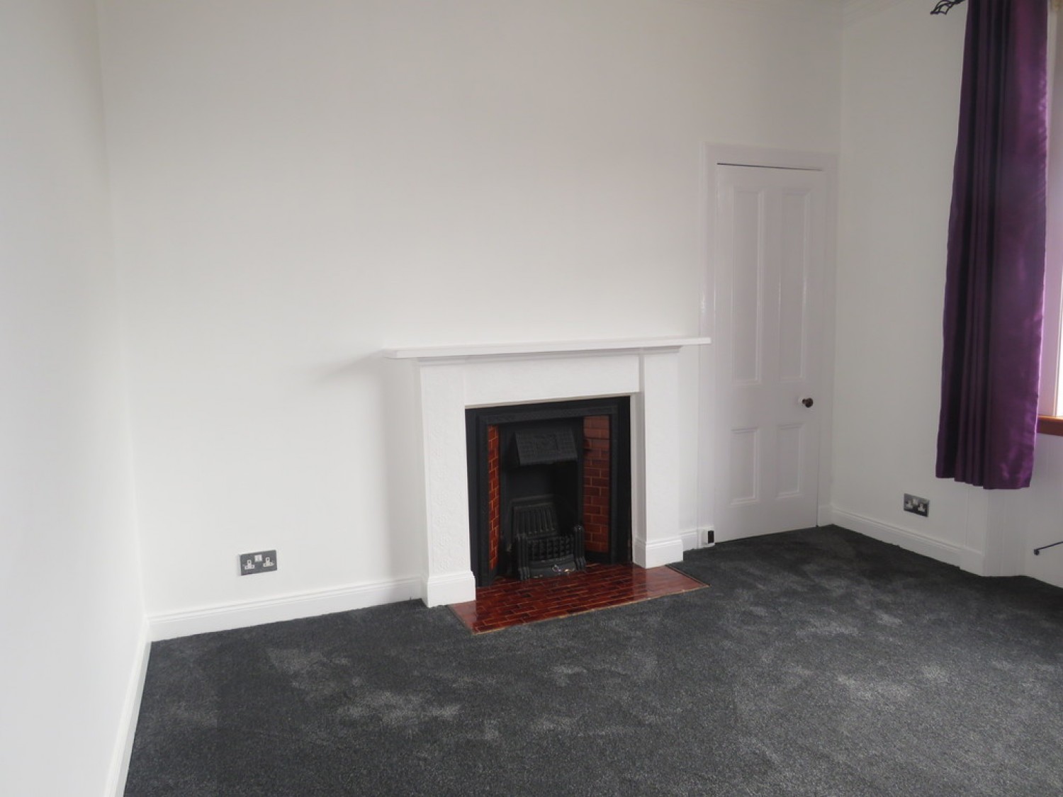 2 bedroom Flat for Letting Main Street, Townhill