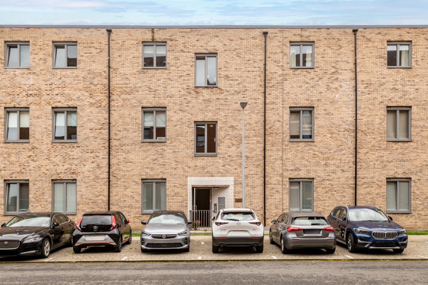 2 bedroom Flat for Sale Damask, Winterthur Lane