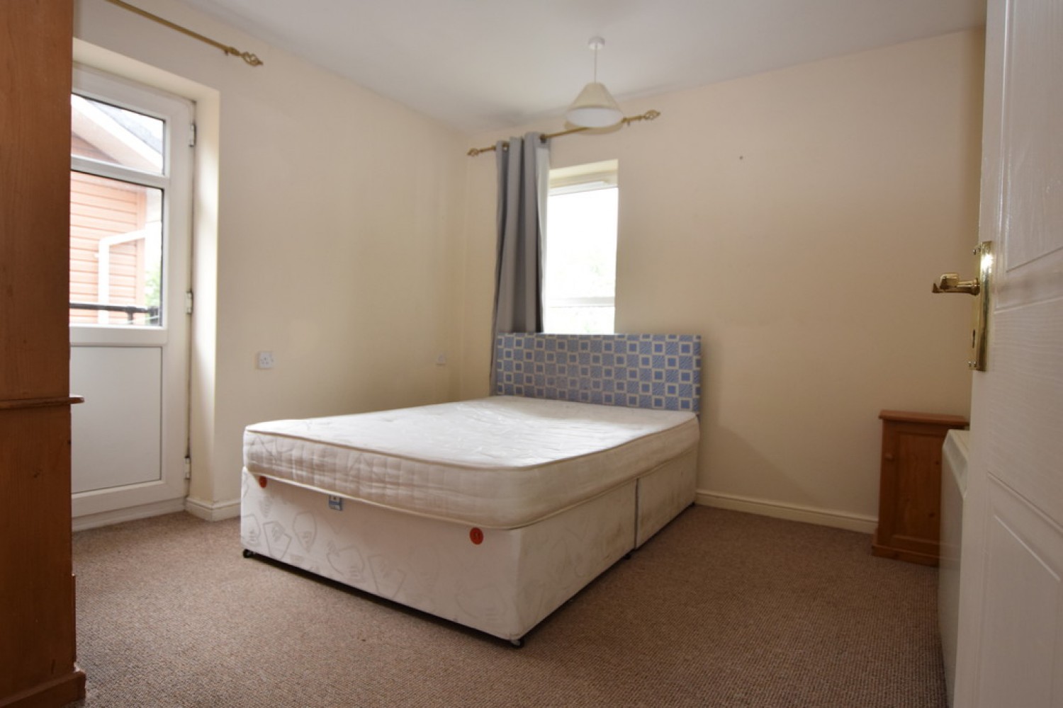 2 bedroom Flat for Letting Seymour House, Sandy Lane