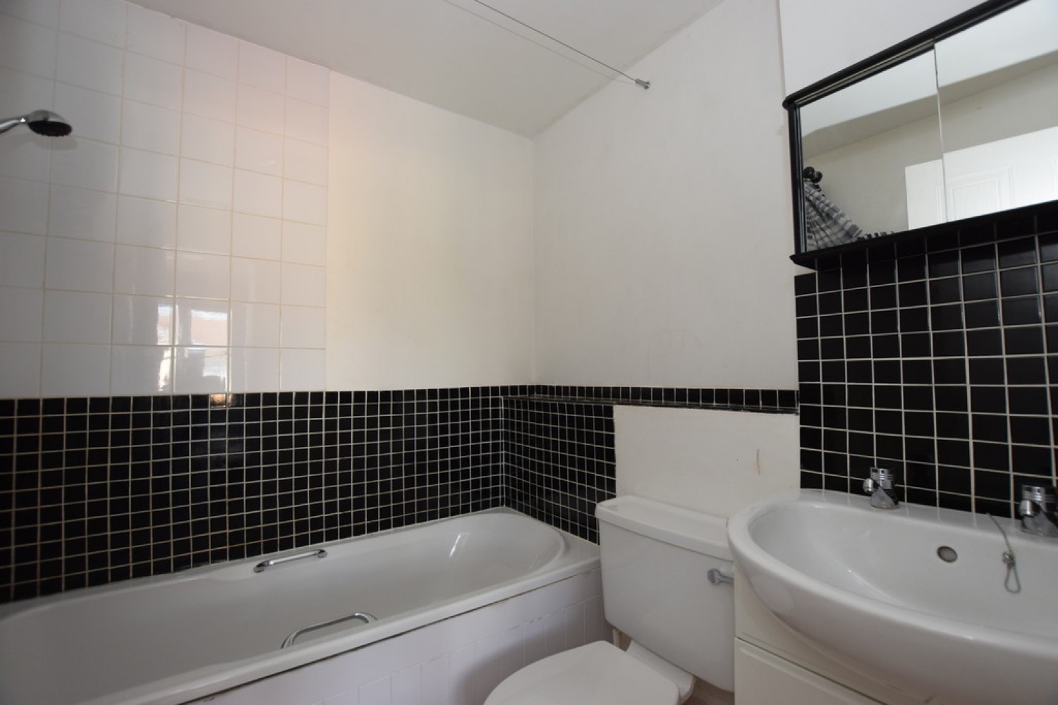 2 bedroom House for Letting Canalside, Longford