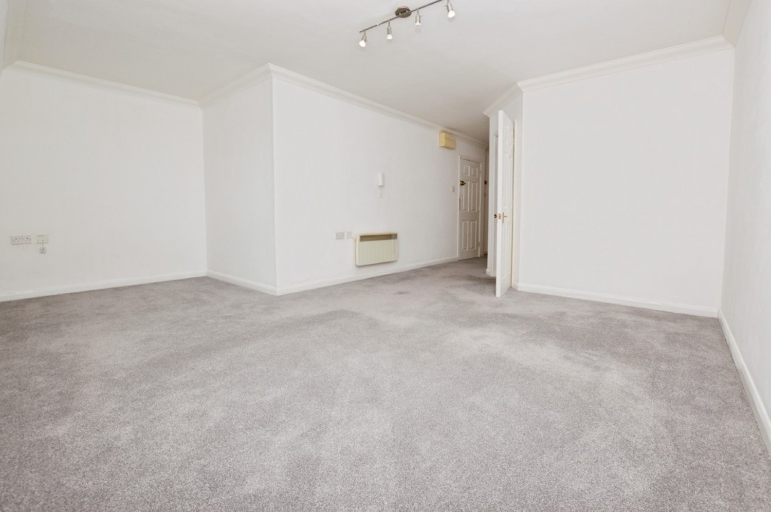 1 bedroom Flat for Letting Stadium House, Marlborough Road