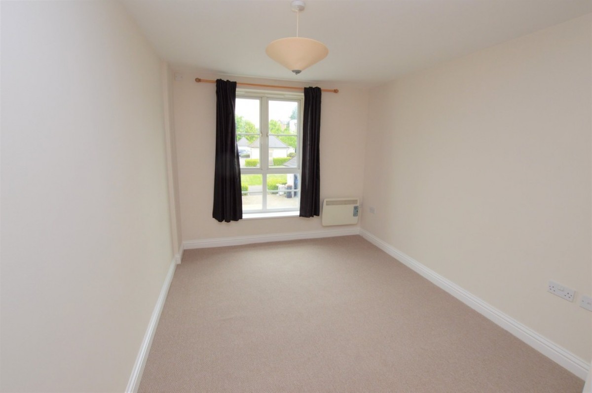 Tudor Way, Knaphill