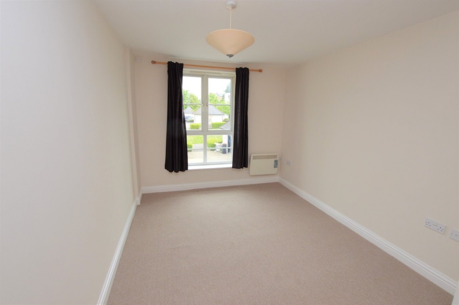 Tudor Way, Knaphill