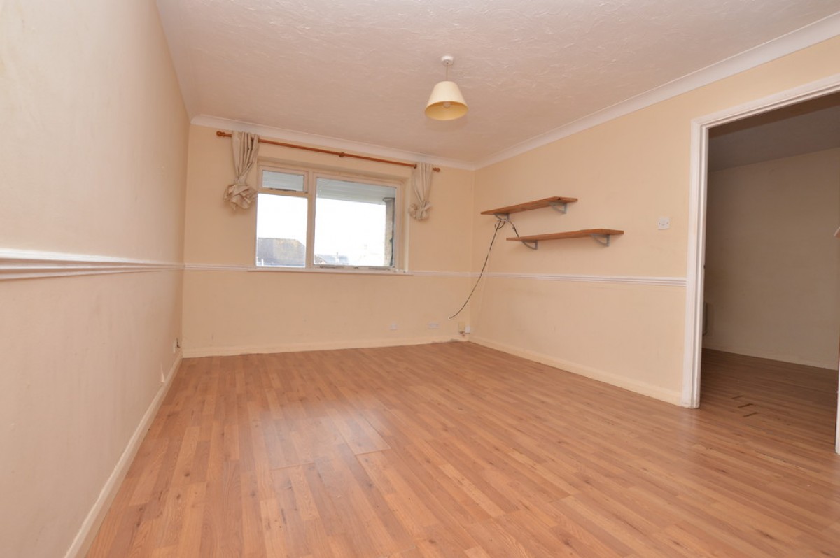 Highclere Court, Knaphill