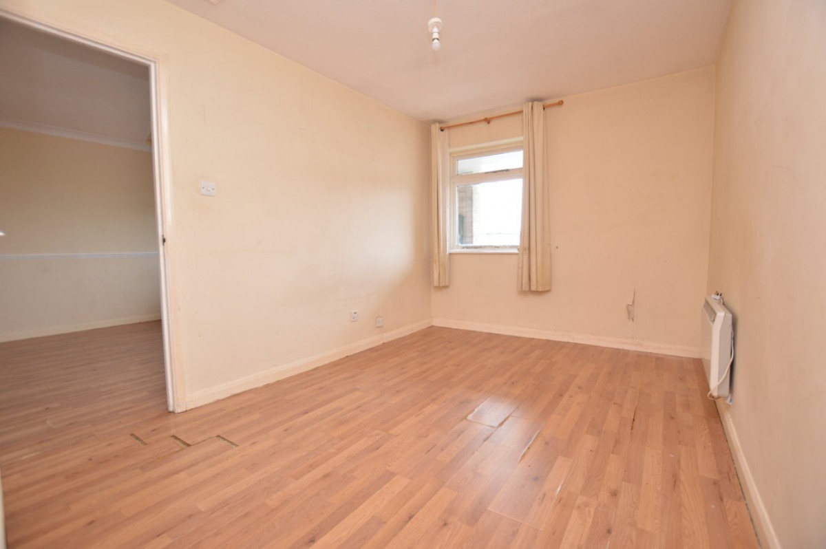 Highclere Court, Knaphill