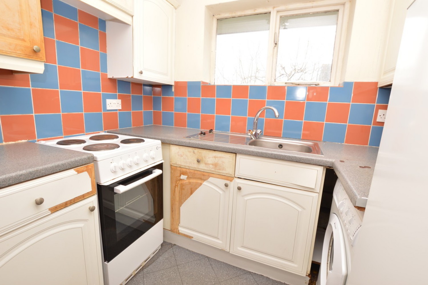 Highclere Court, Knaphill