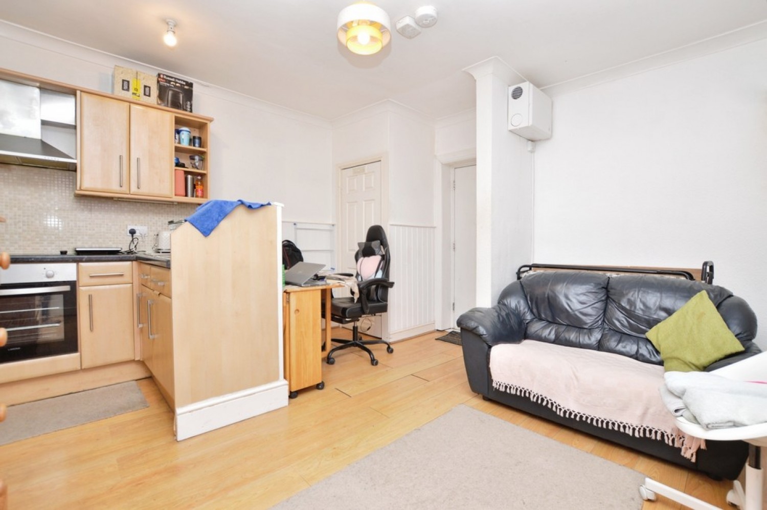 1 bedroom Flat in Wych Hill, Woking
