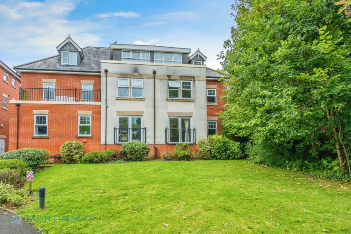 Wey Court, Claremont Avenue