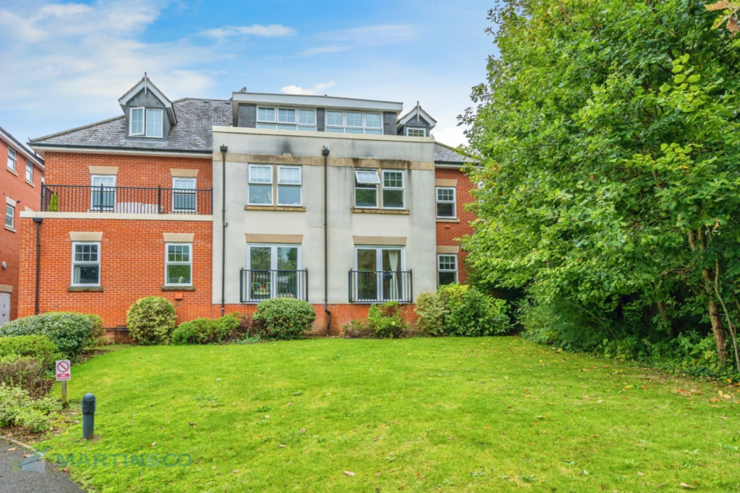 Wey Court, Claremont Avenue