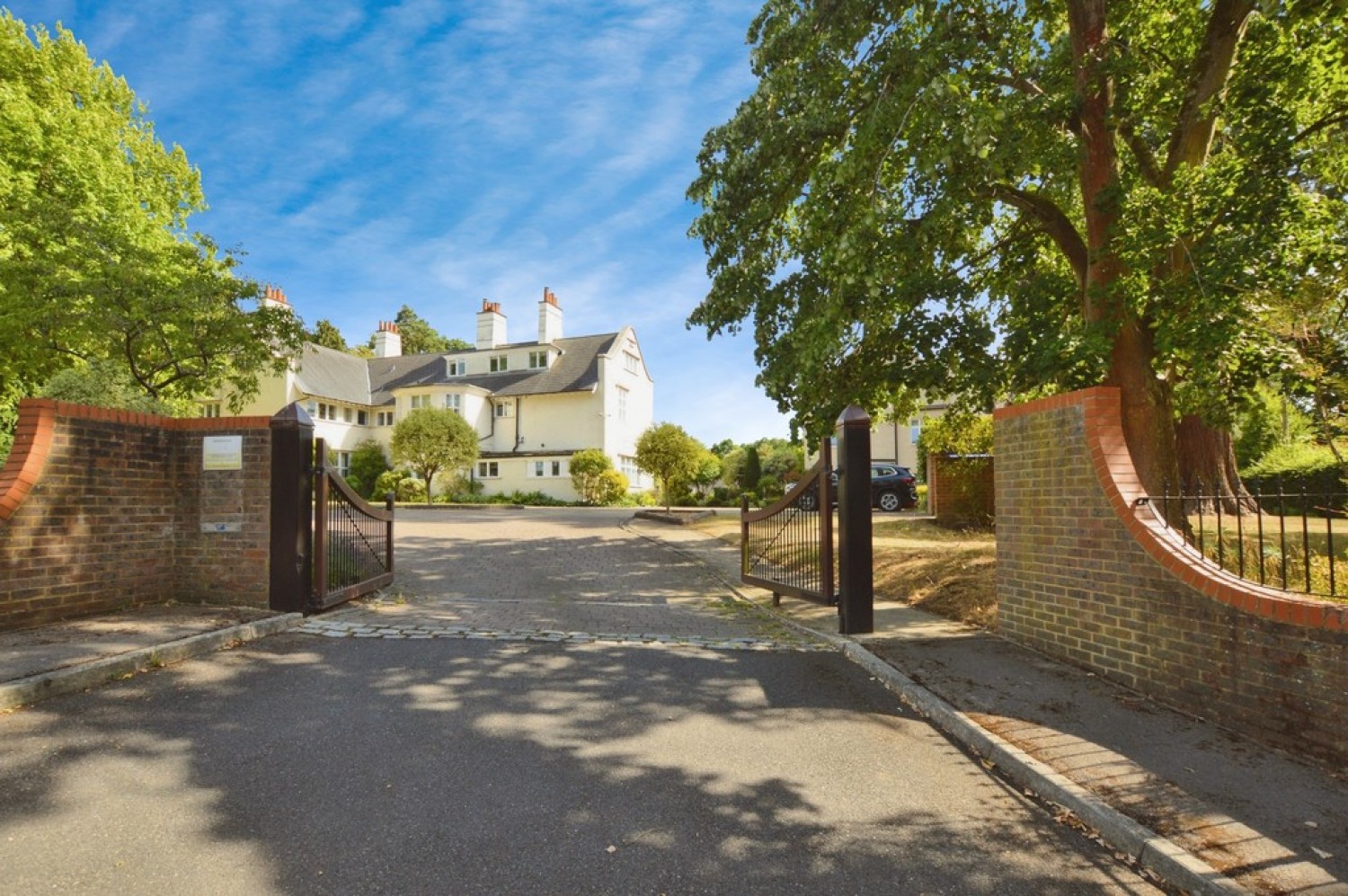 St. Johns Lodge, Woking
