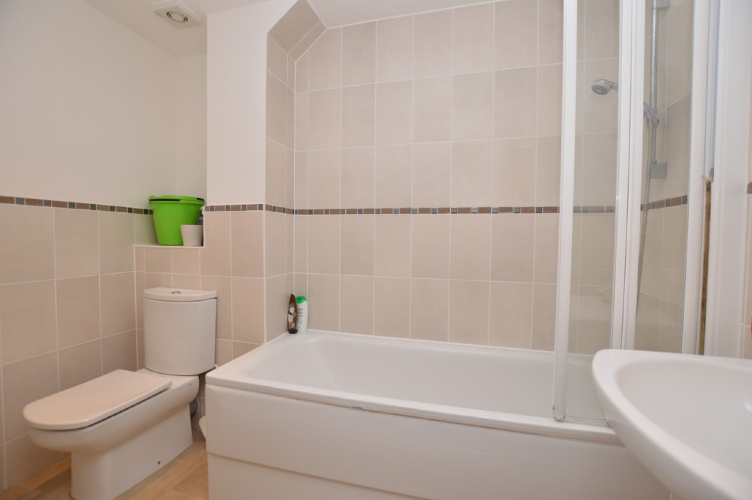 2 bedroom Flat in Goldsworth Road, Woking, Surrey