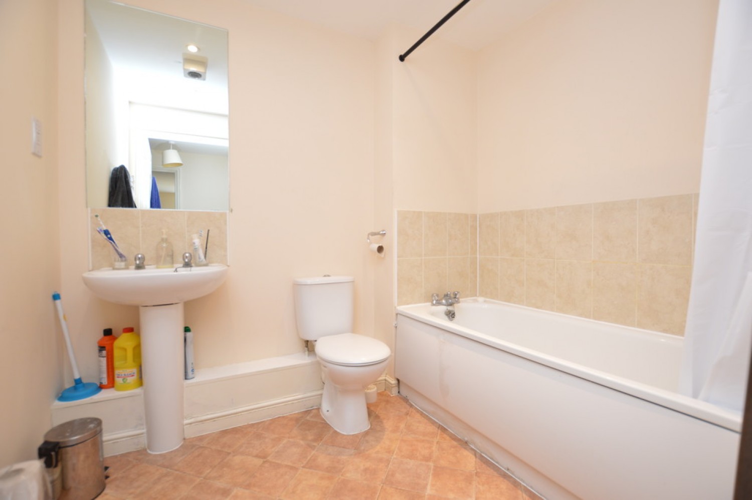 2 bedroom Flat for Sale Claremont Avenue, 32 Claremont Avenue, Woking, Surrey