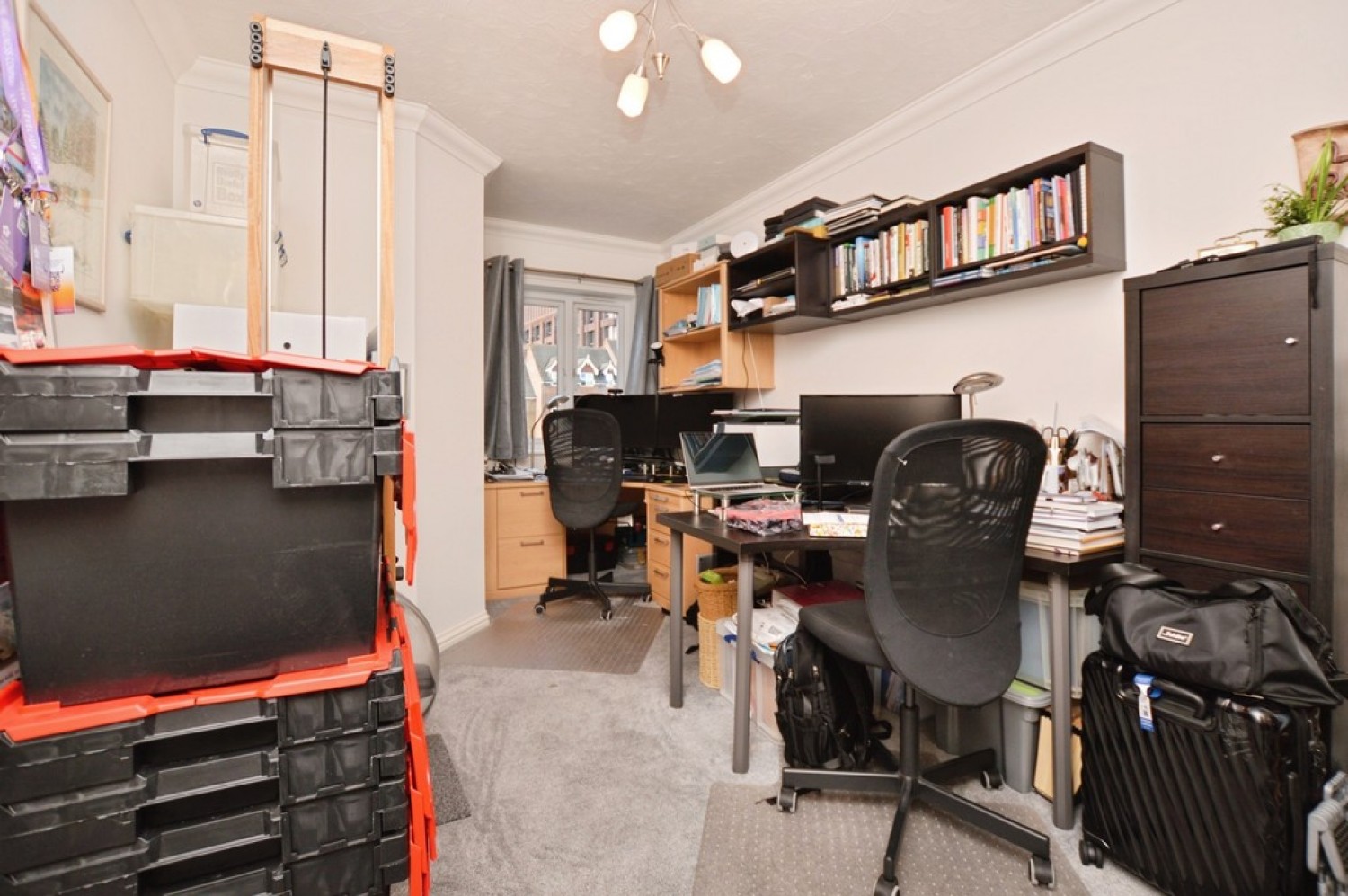 2 bedroom Flat in Grove Road, Woking, Surrey