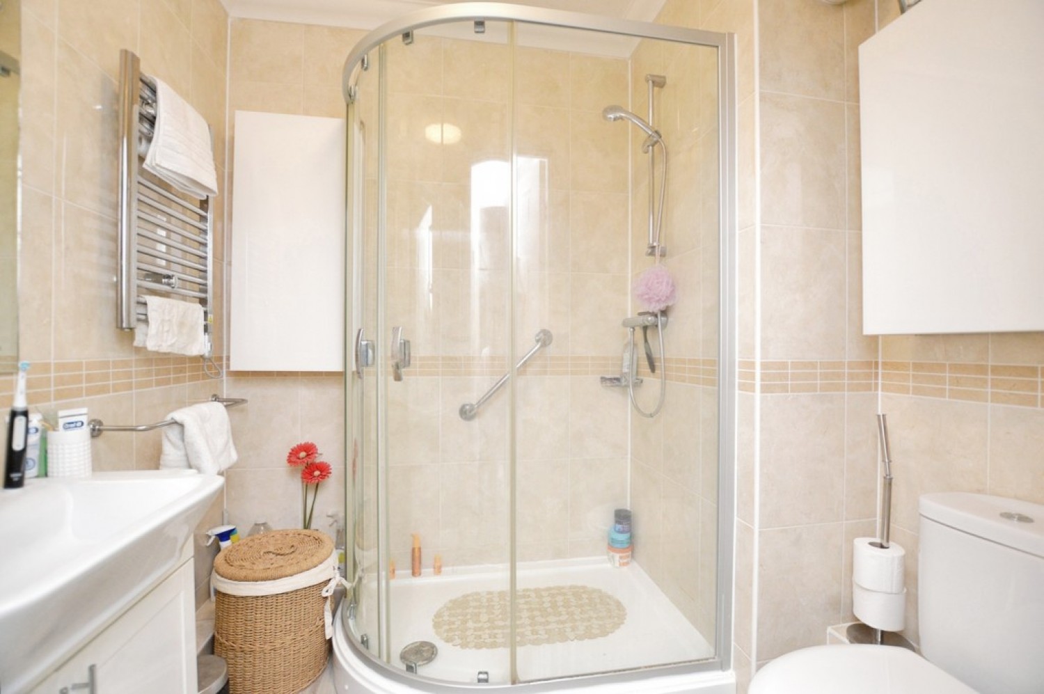 2 bedroom Flat in Grove Road, Woking, Surrey