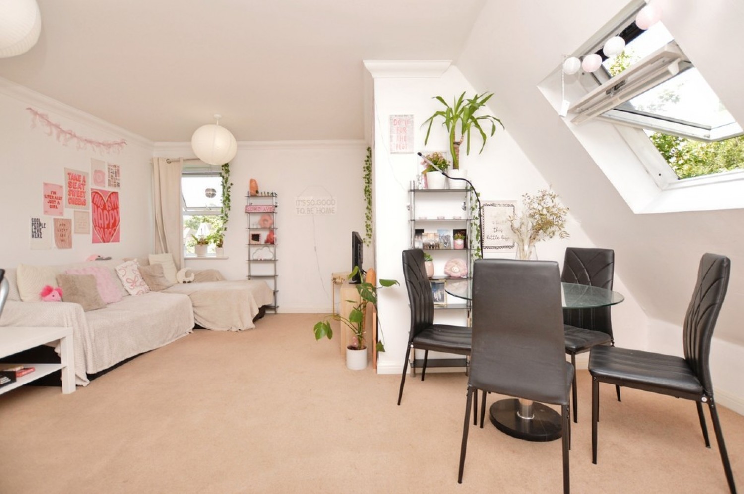 2 bedroom Flat for Letting Constitution Hill, Woking