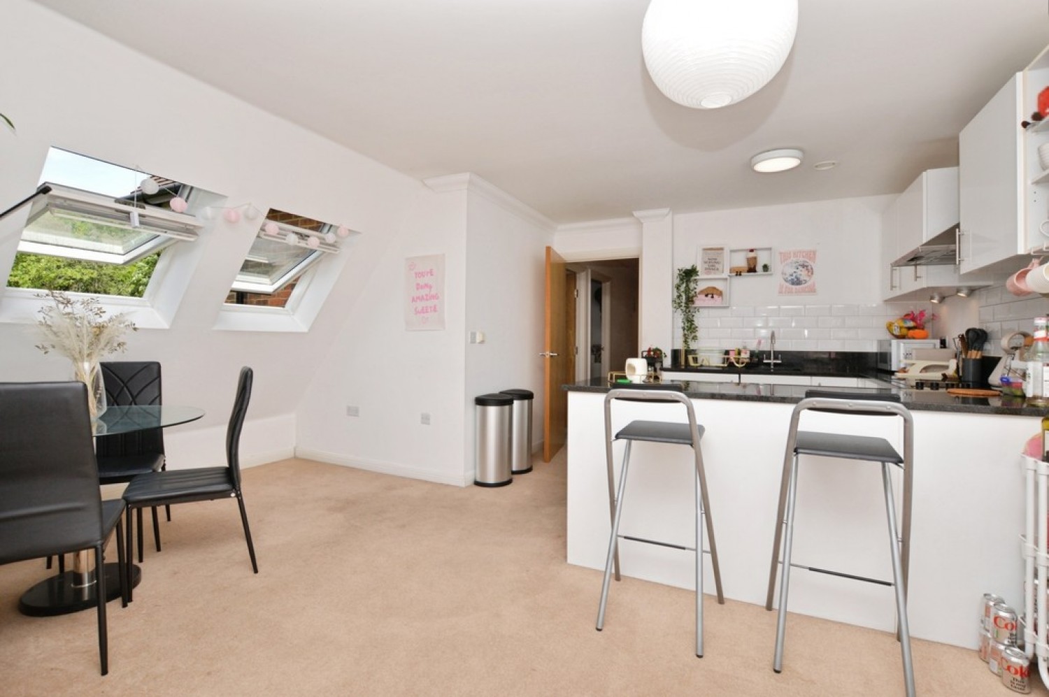 2 bedroom Flat for Letting Constitution Hill, Woking