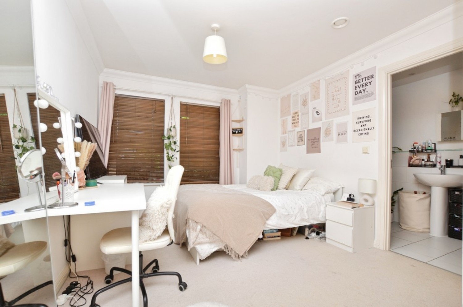 2 bedroom Flat for Letting Constitution Hill, Woking