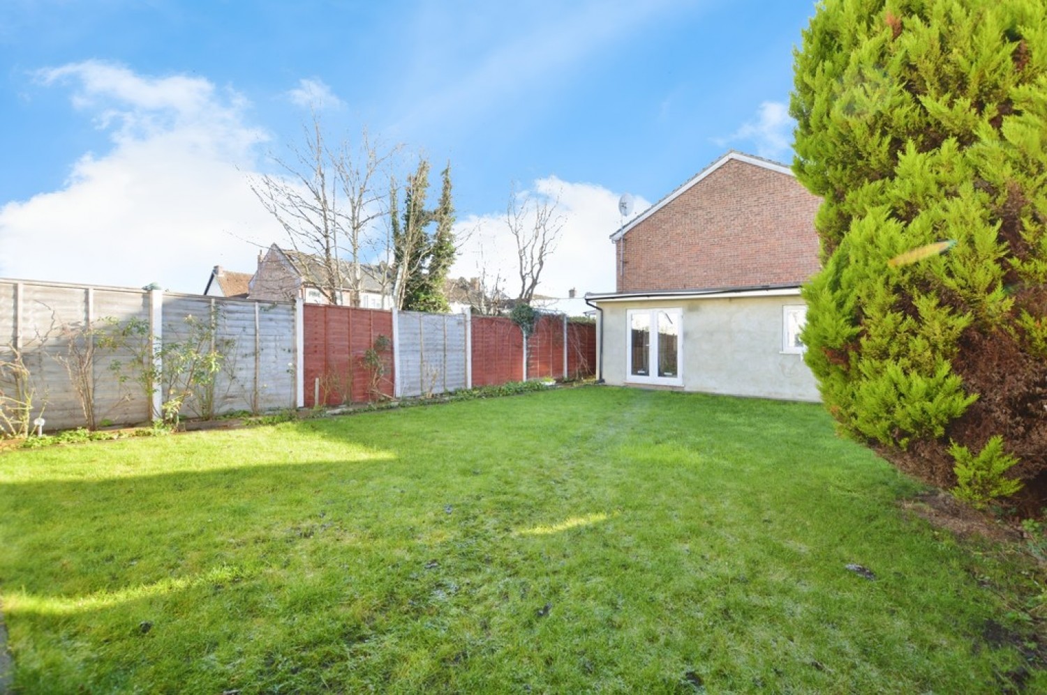 4 bedroom House for Letting Walton Road, Woking, Surrey