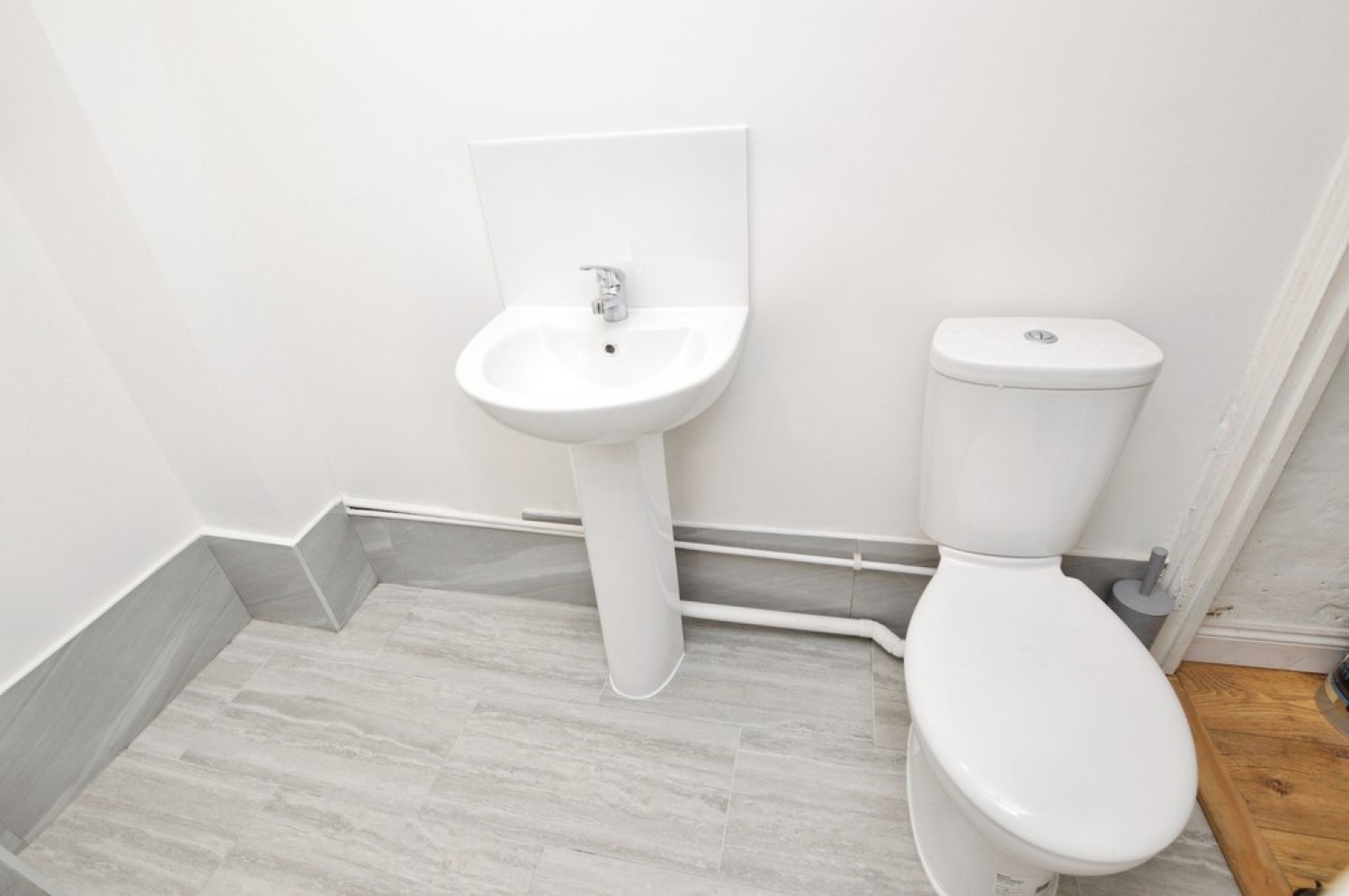 4 bedroom House for Letting Walton Road, Woking, Surrey