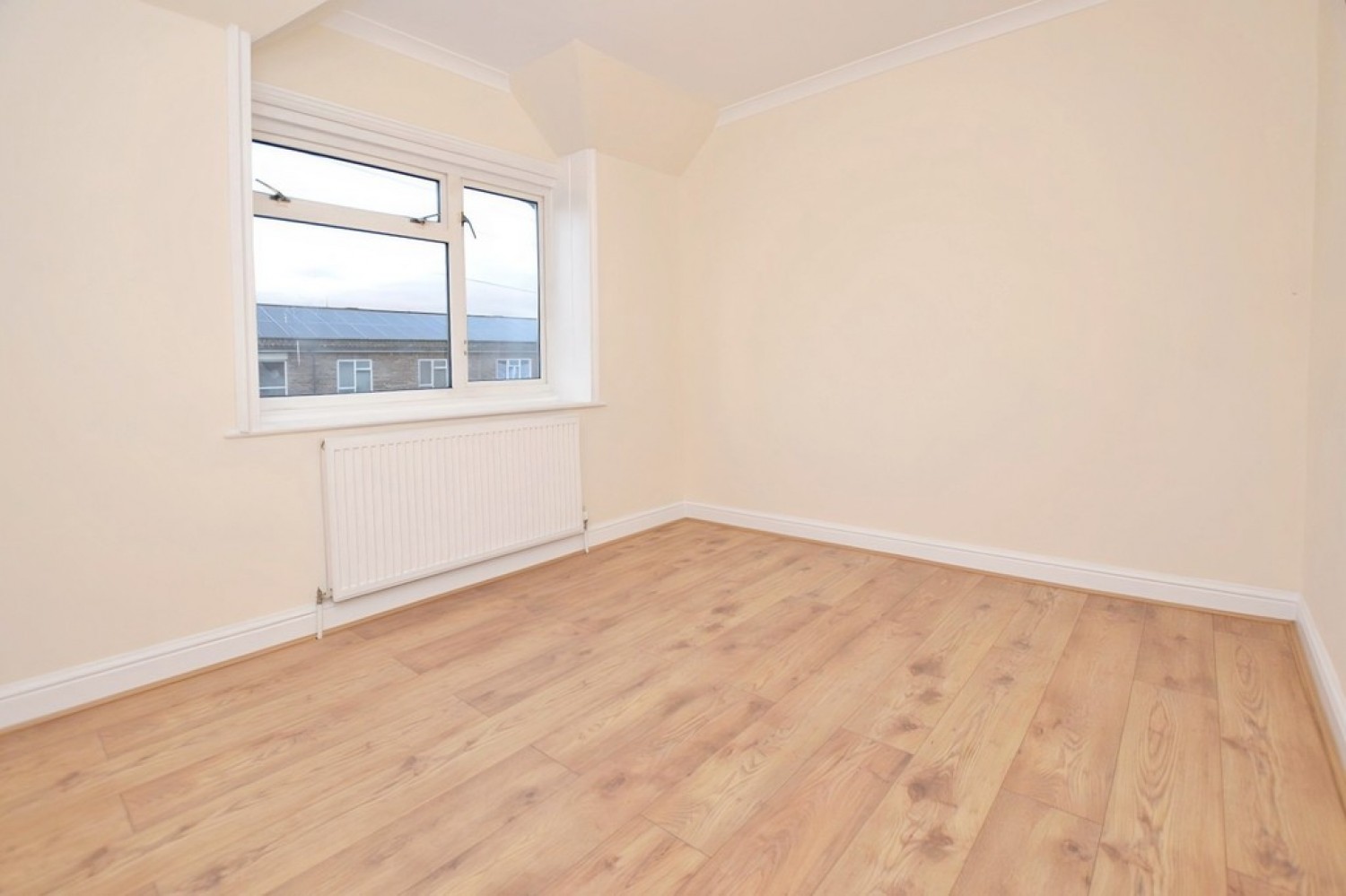 4 bedroom House for Letting Walton Road, Woking, Surrey