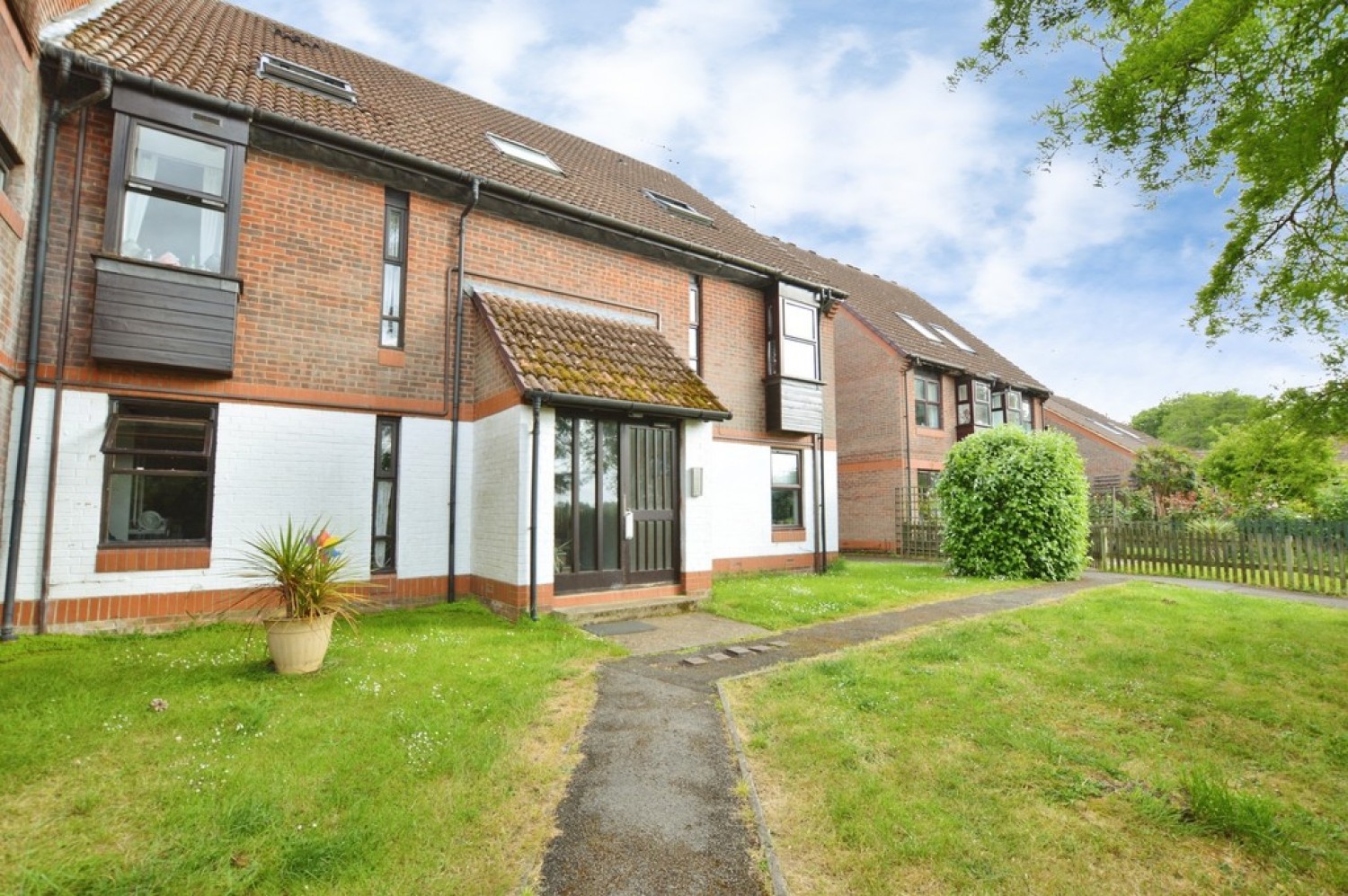 0 bedroom Flat for Letting Veryan, Woking, Surrey