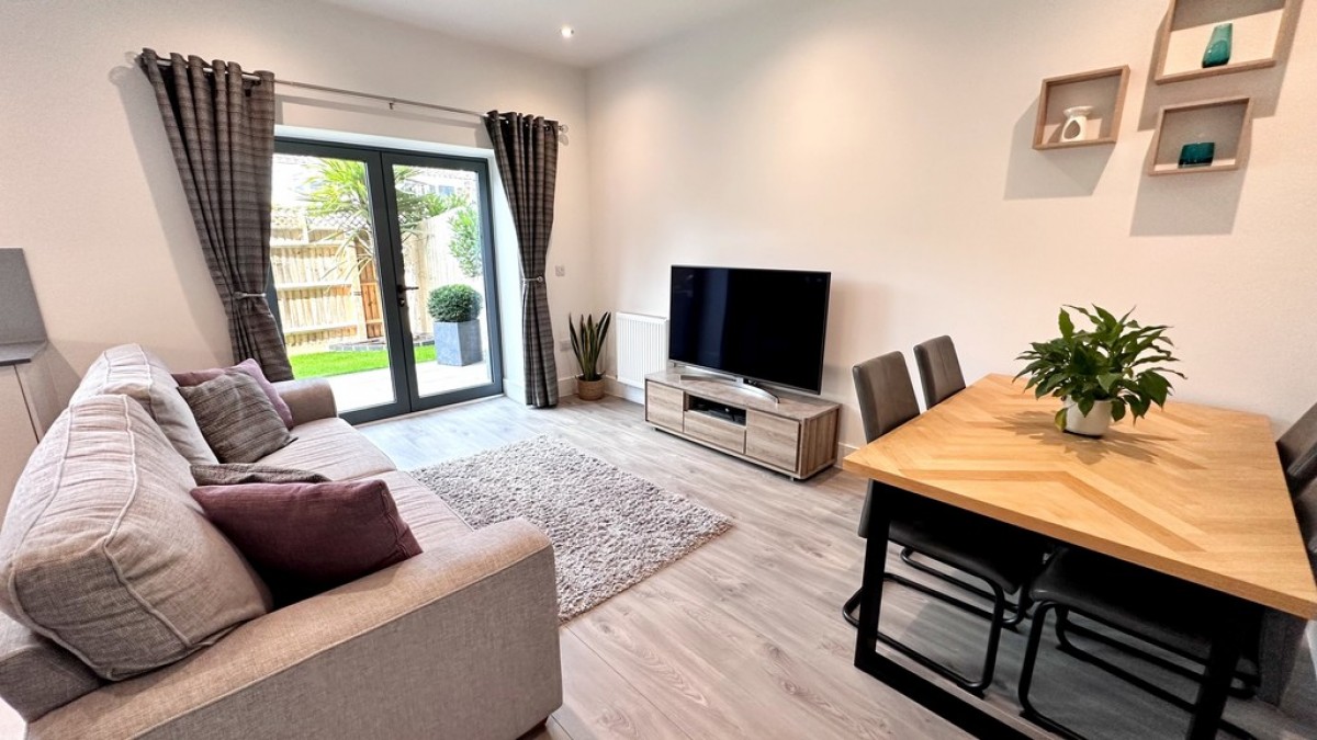 Hipley Street, Old Woking