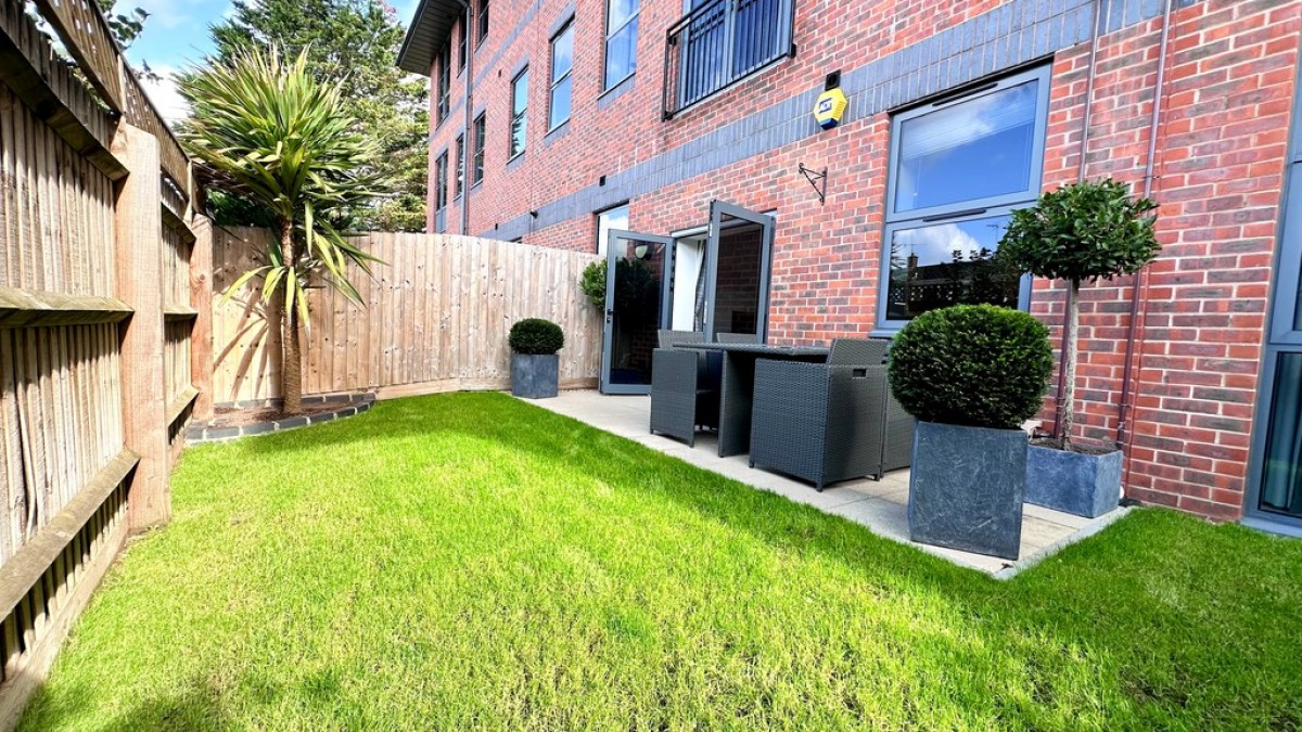 Hipley Street, Old Woking