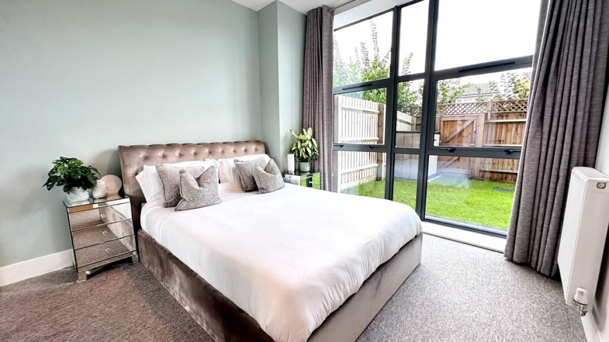 Hipley Street, Old Woking