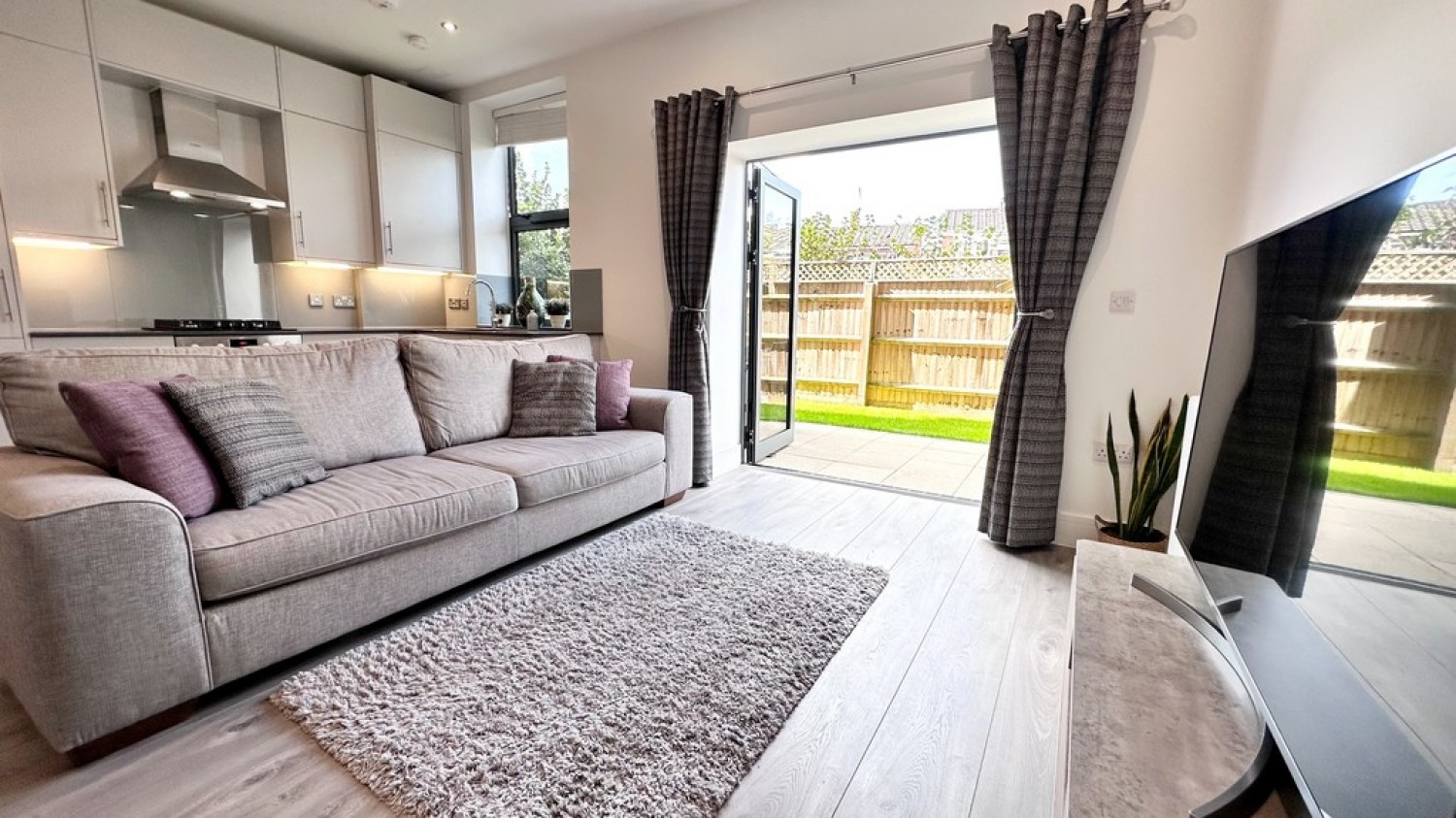 1 bedroom Flat for Sale Hipley Street, Old Woking